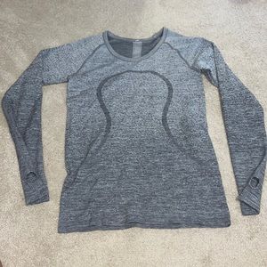 selling long sleeve grey lululemon top